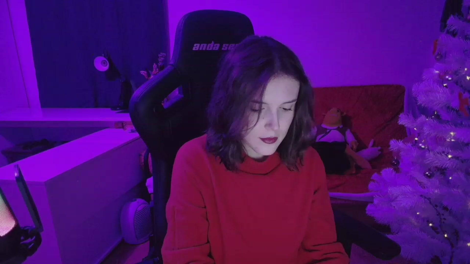Gallery image thumbnail from crybabyKys's myfreecams stream on, 12/26/2023, 24:03 image 10 of 20
