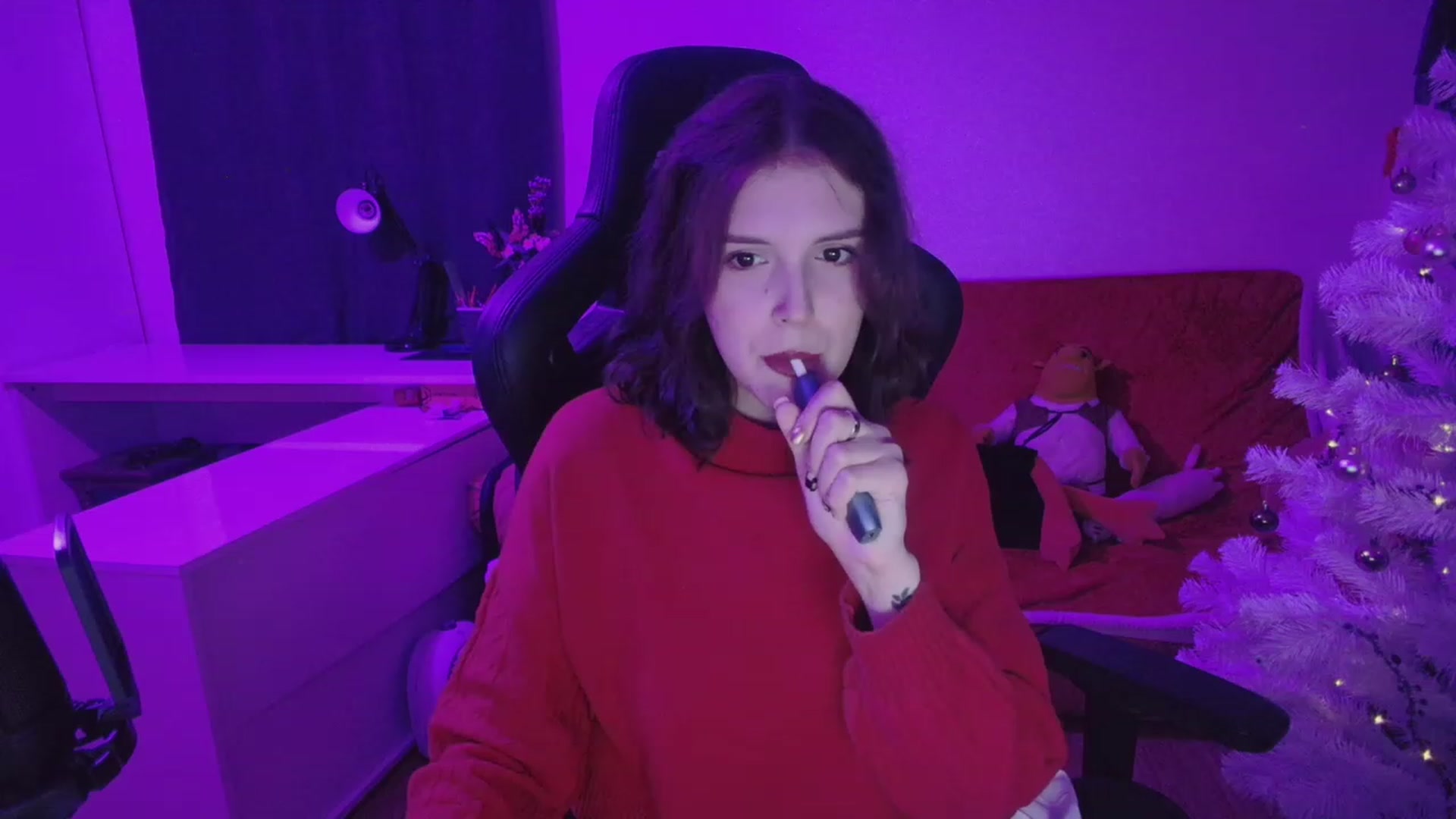 Gallery image thumbnail from crybabyKys's myfreecams stream on, 12/26/2023, 24:03 image 3 of 20