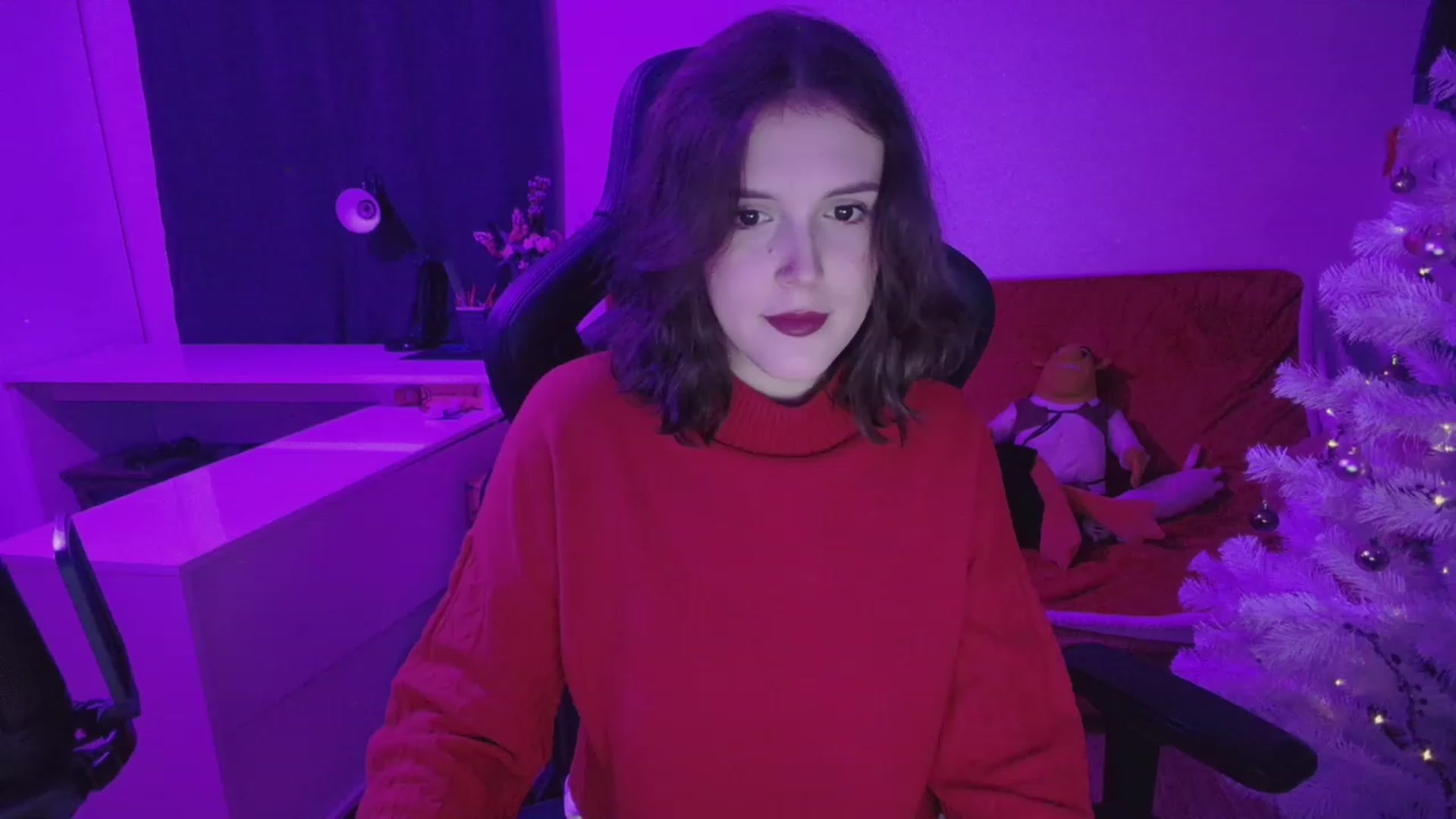 Gallery image thumbnail from crybabyKys's myfreecams stream on, 12/26/2023, 24:03 image 2 of 20
