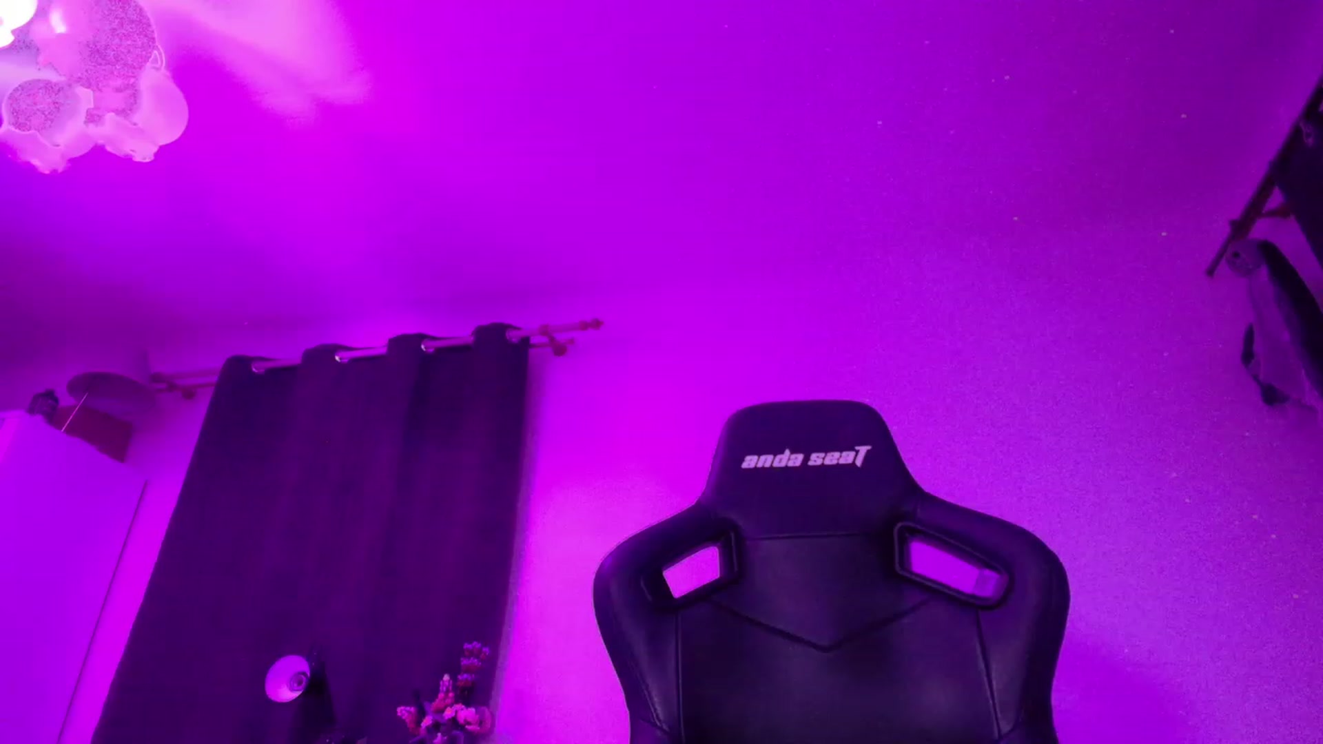 Gallery image thumbnail from crybabyKys's myfreecams stream on, 12/26/2023, 21:36 image 2 of 20