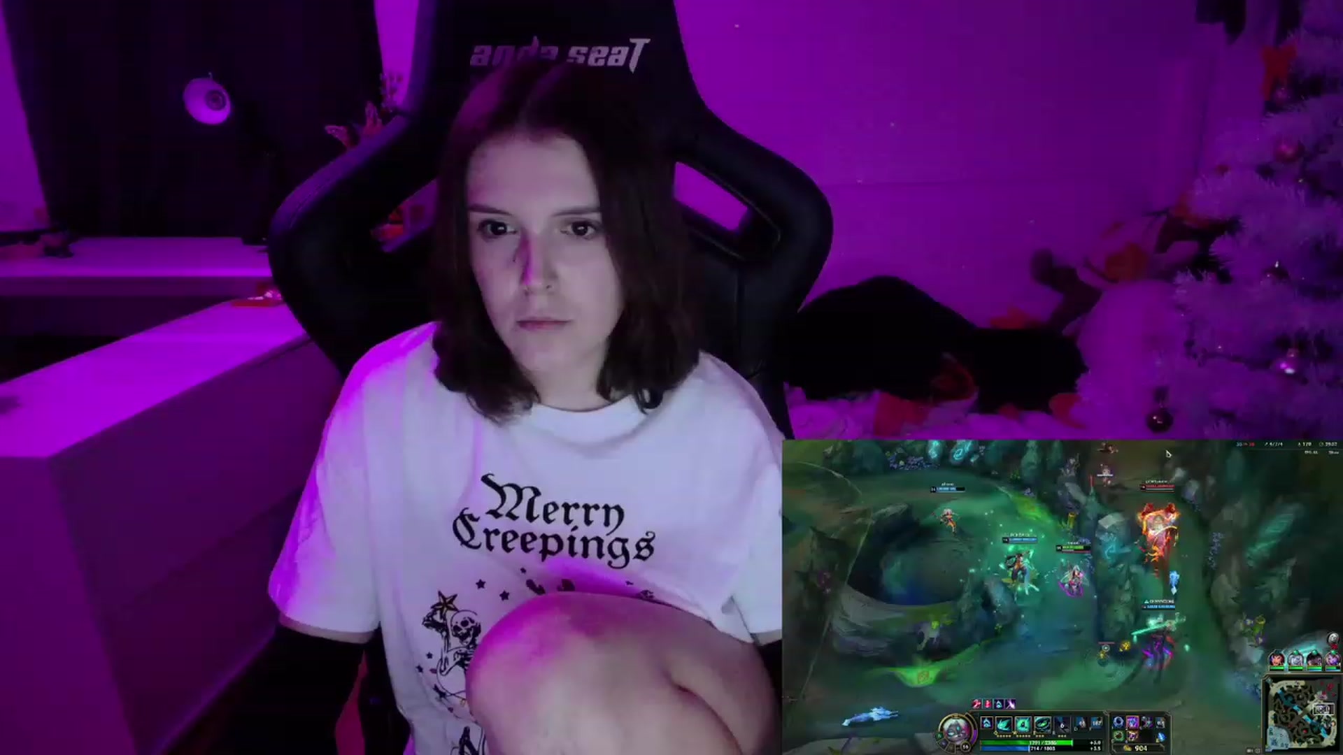 Gallery image thumbnail from crybabyKys's myfreecams stream on, 12/28/2023, 21:33 image 17 of 20