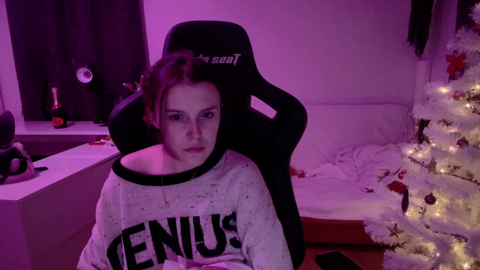 Gallery image thumbnail from crybabyKys's myfreecams stream on, 12/31/2023, 23:32 image 5 of 20
