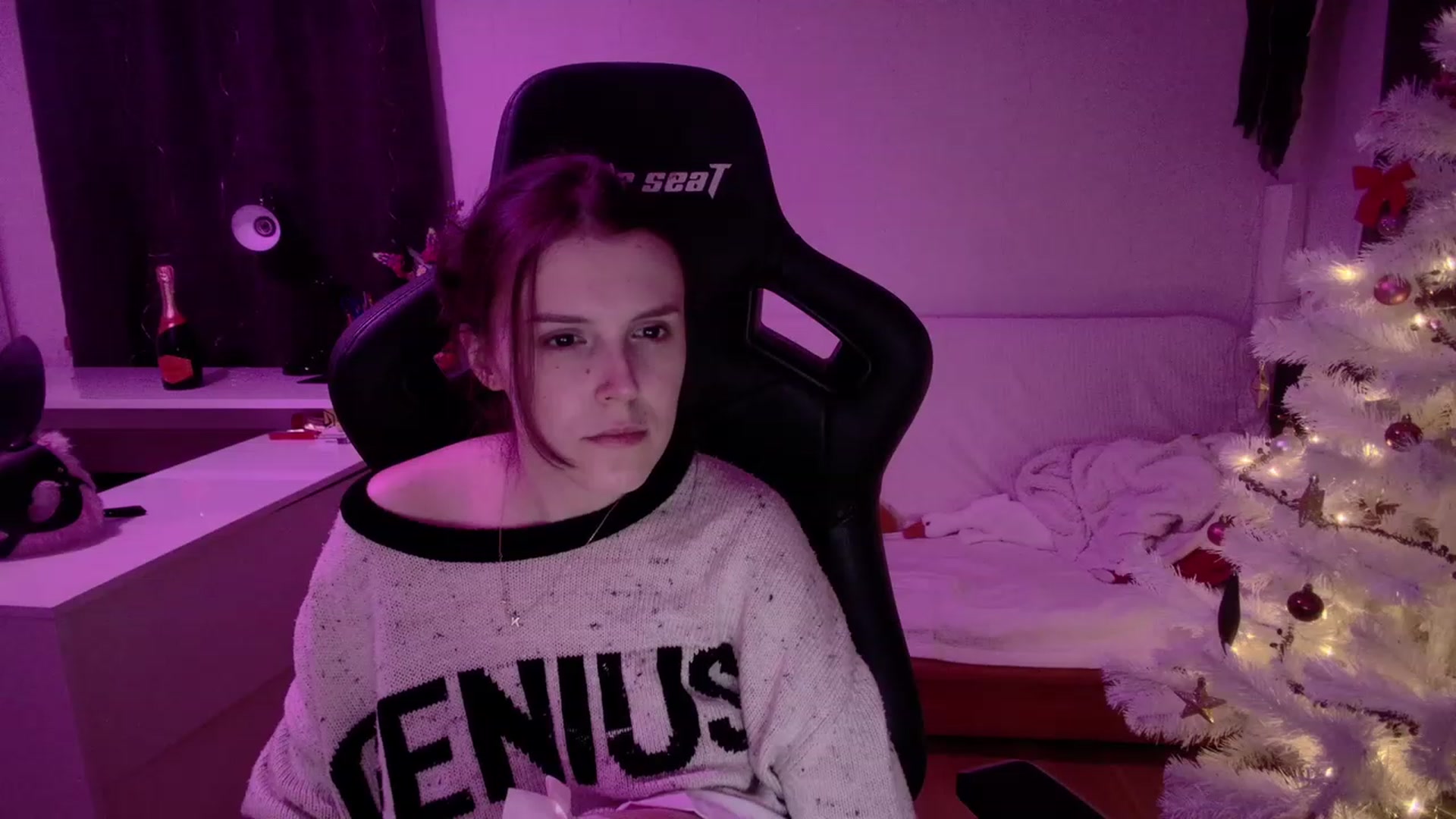 Gallery image thumbnail from crybabyKys's myfreecams stream on, 12/31/2023, 23:32 image 2 of 20