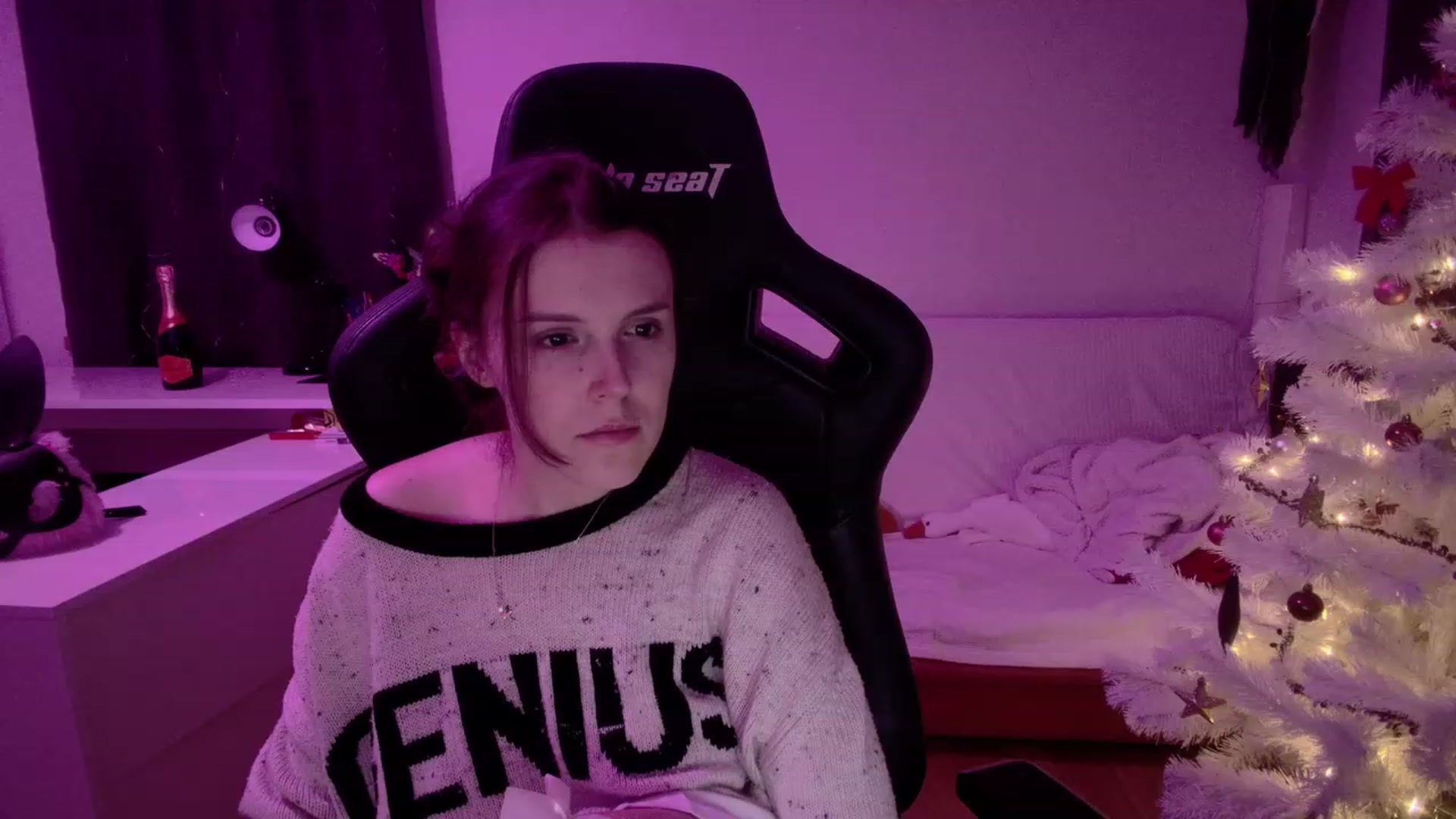 Gallery image thumbnail from crybabyKys's myfreecams stream on, 12/31/2023, 23:32 image 4 of 20