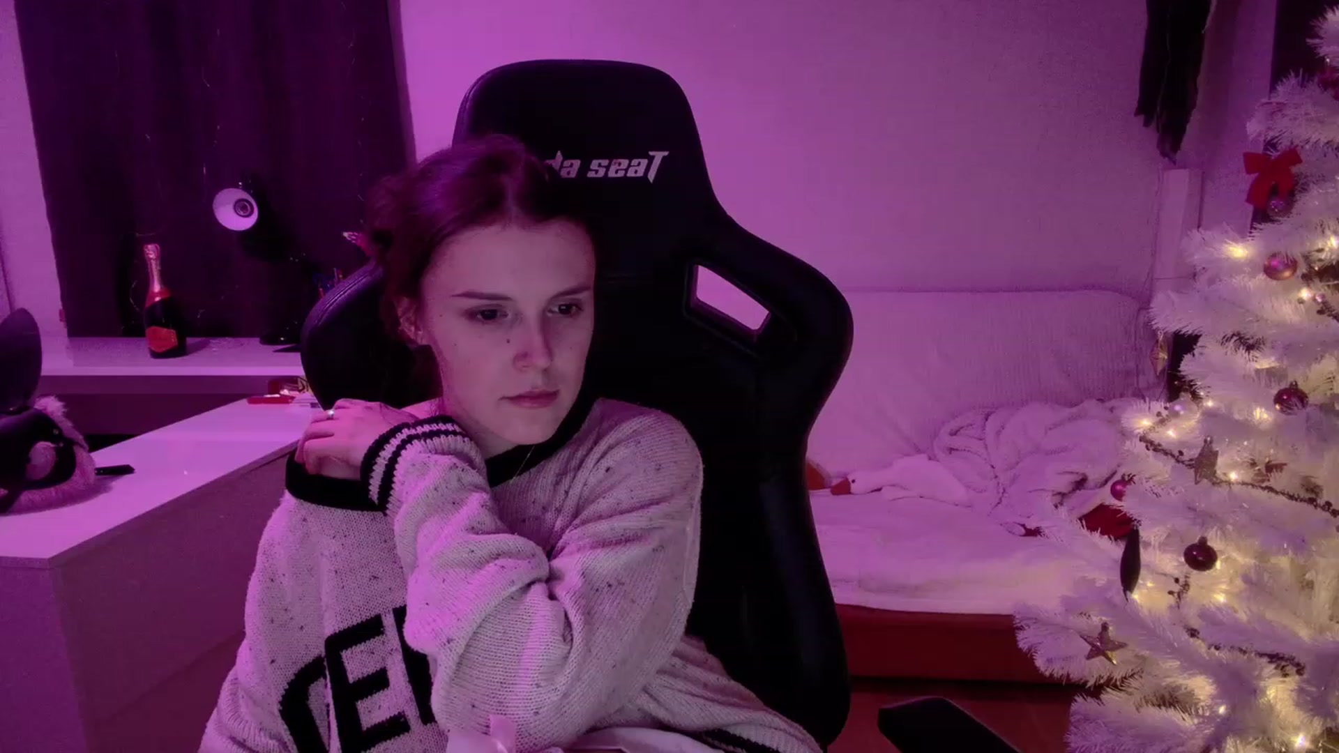 Gallery image thumbnail from crybabyKys's myfreecams stream on, 12/31/2023, 23:32 image 13 of 20