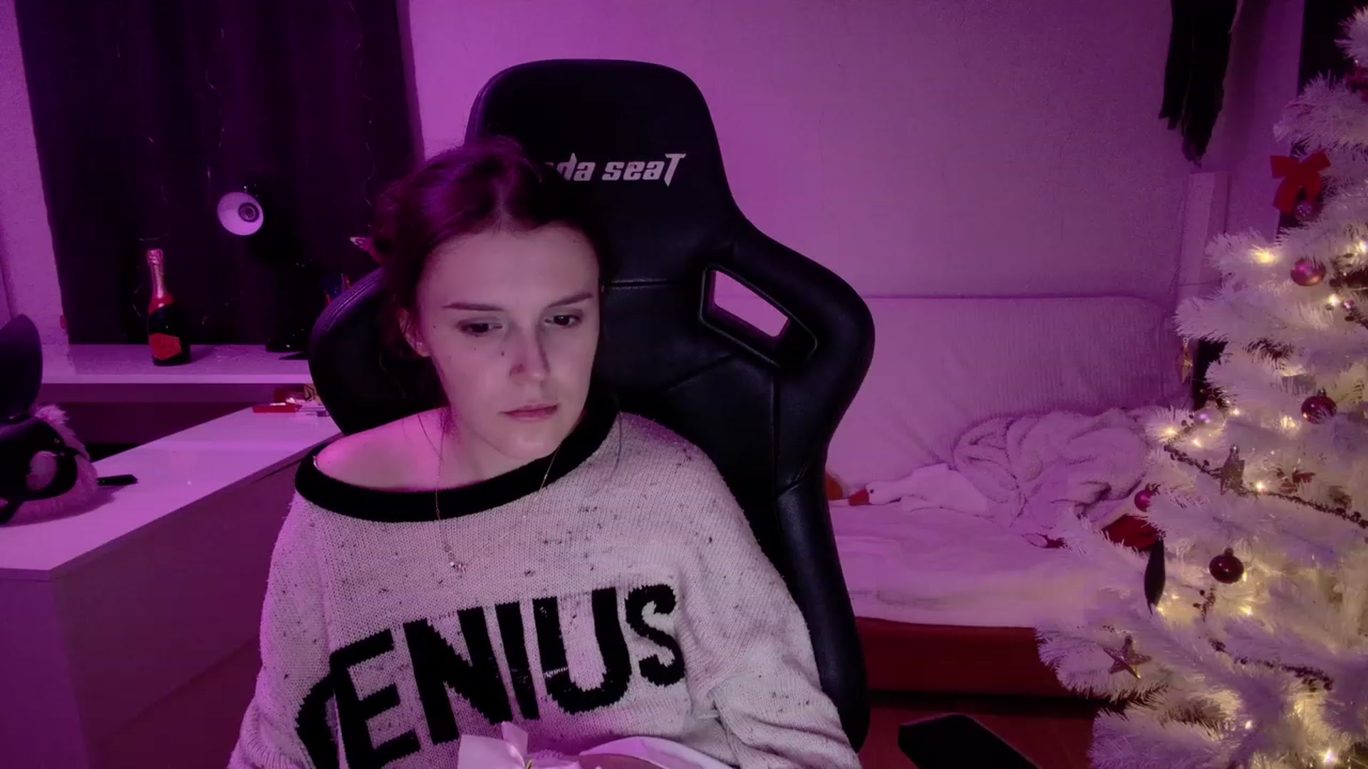 Gallery image thumbnail from crybabyKys's myfreecams stream on, 12/31/2023, 23:32 image 14 of 20