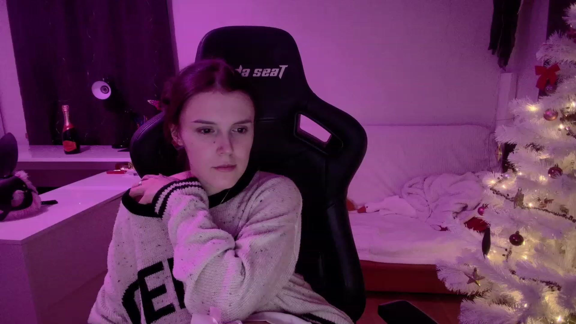 Gallery image thumbnail from crybabyKys's myfreecams stream on, 12/31/2023, 23:32 image 12 of 20