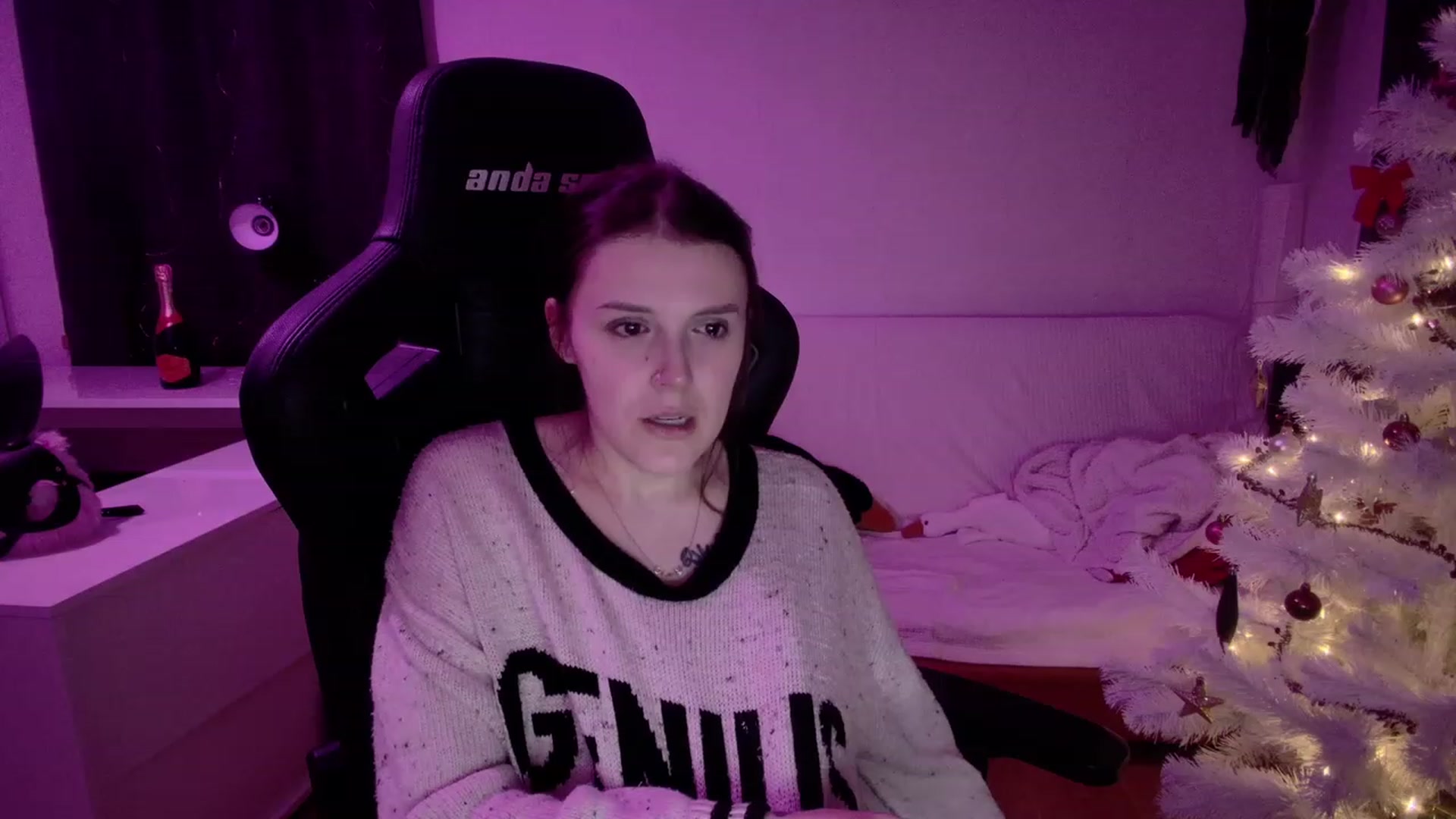 Gallery image thumbnail from crybabyKys's myfreecams stream on, 01/01/2024, 01:30 image 3 of 20
