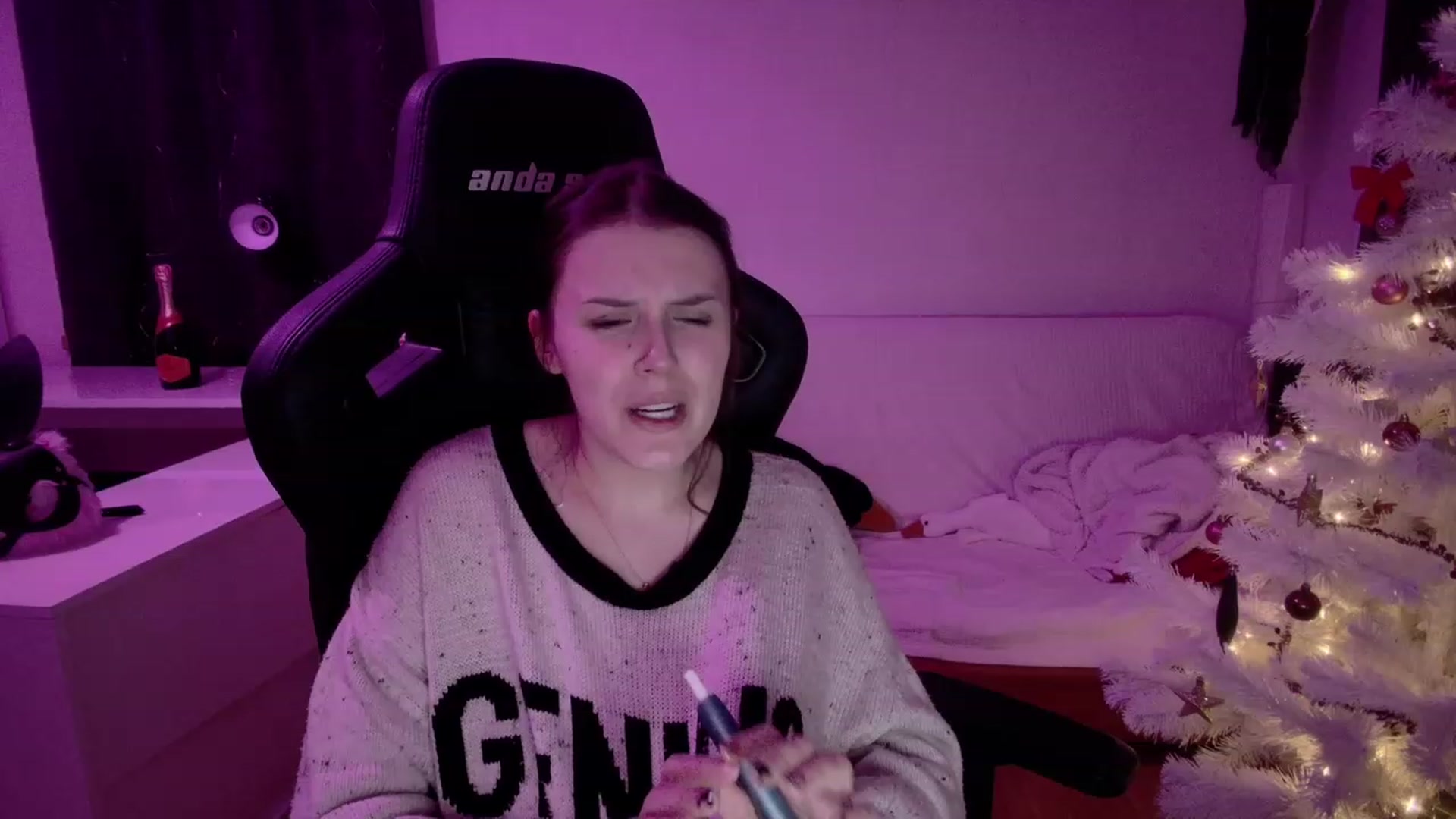 Gallery image thumbnail from crybabyKys's myfreecams stream on, 01/01/2024, 01:30 image 2 of 20