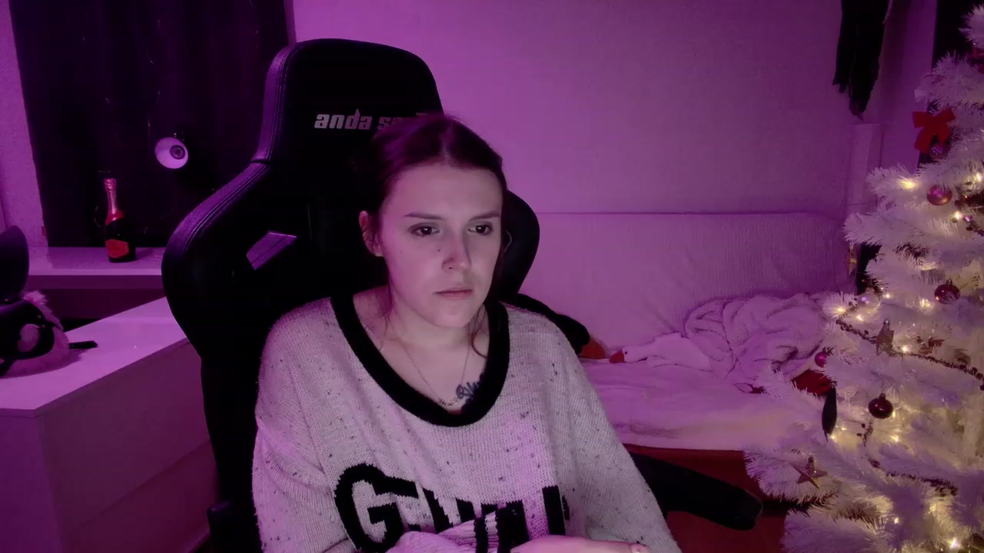 Gallery image thumbnail from crybabyKys's myfreecams stream on, 01/01/2024, 01:30 image 4 of 20