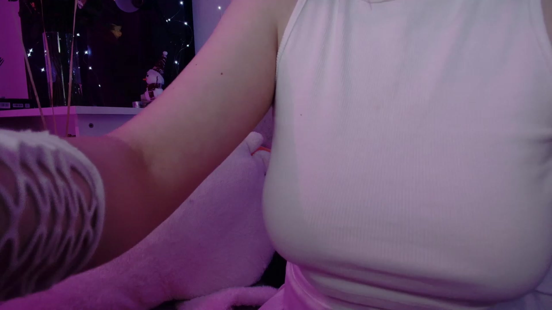 Gallery image thumbnail from crybabyKys's myfreecams stream on, 01/04/2024, 24:02 image 7 of 20