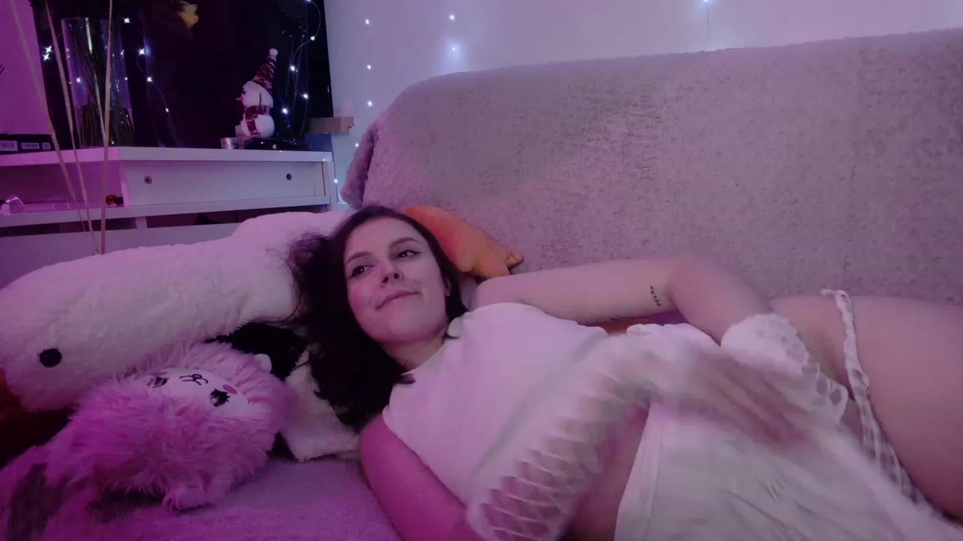 Gallery image thumbnail from crybabyKys's myfreecams stream on, 01/04/2024, 24:02 image 1 of 20