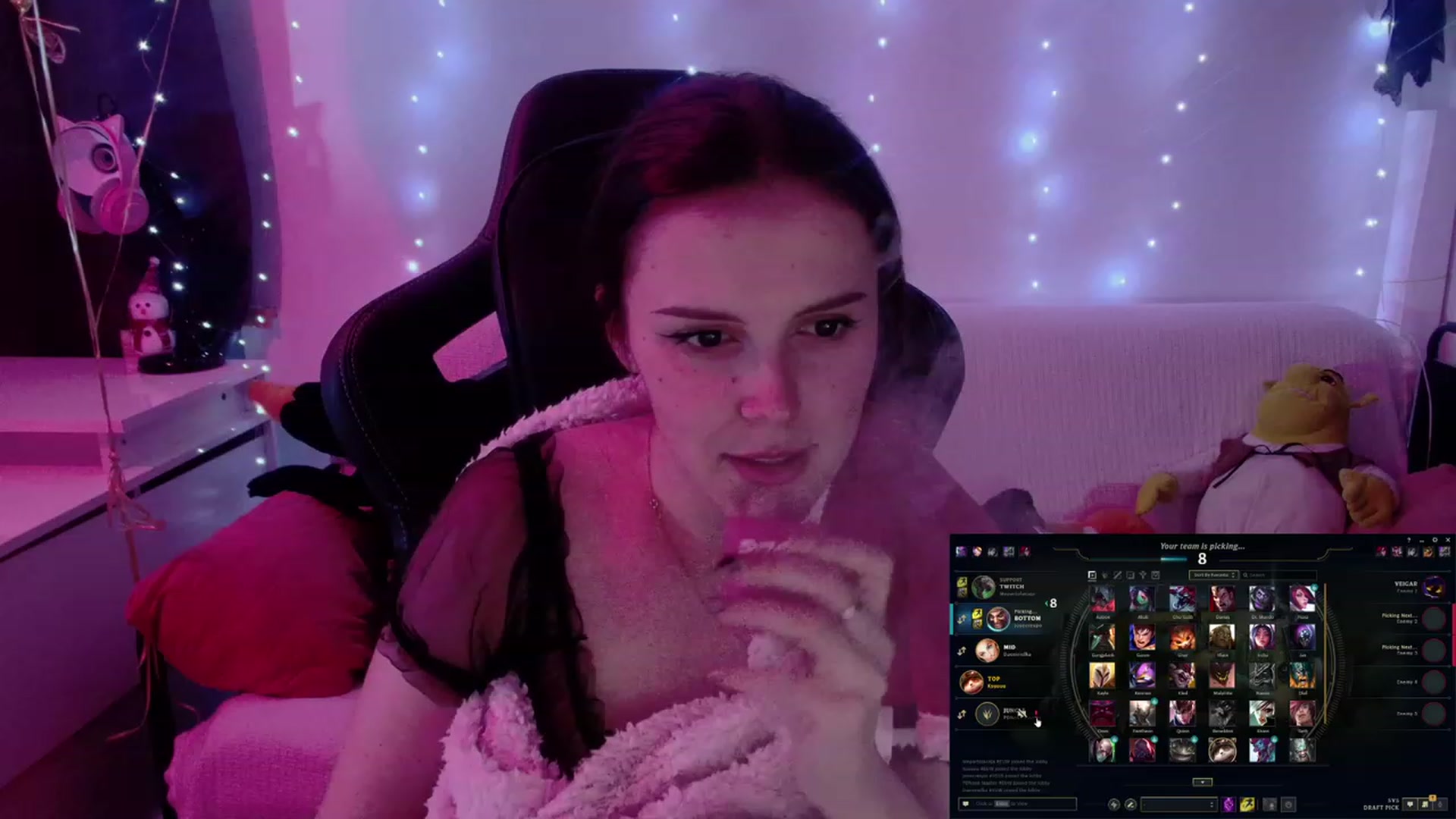 Gallery image thumbnail from crybabyKys's myfreecams stream on, 01/15/2024, 19:06 image 16 of 20