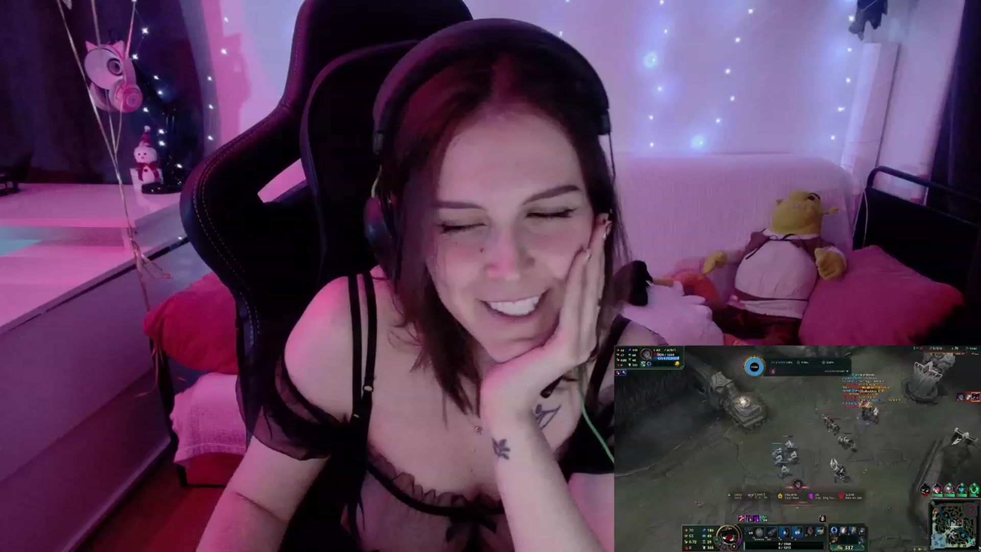 Gallery image thumbnail from crybabyKys's myfreecams stream on, 01/15/2024, 20:08 image 19 of 20
