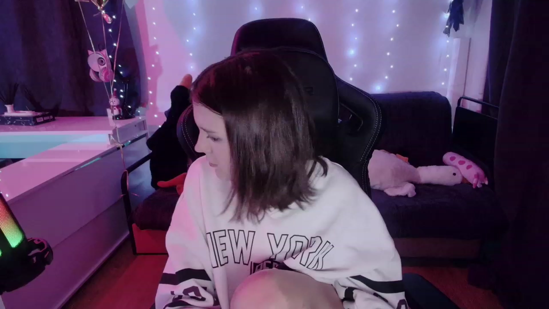 Gallery image thumbnail from crybabyKys's myfreecams stream on, 01/16/2024, 22:27 image 9 of 20