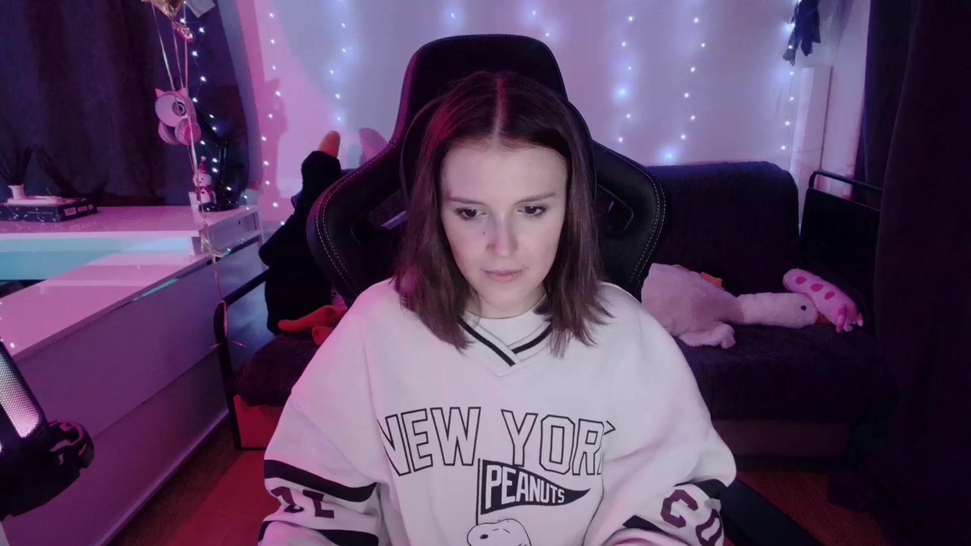 Gallery image thumbnail from crybabyKys's myfreecams stream on, 01/16/2024, 22:27 image 14 of 20