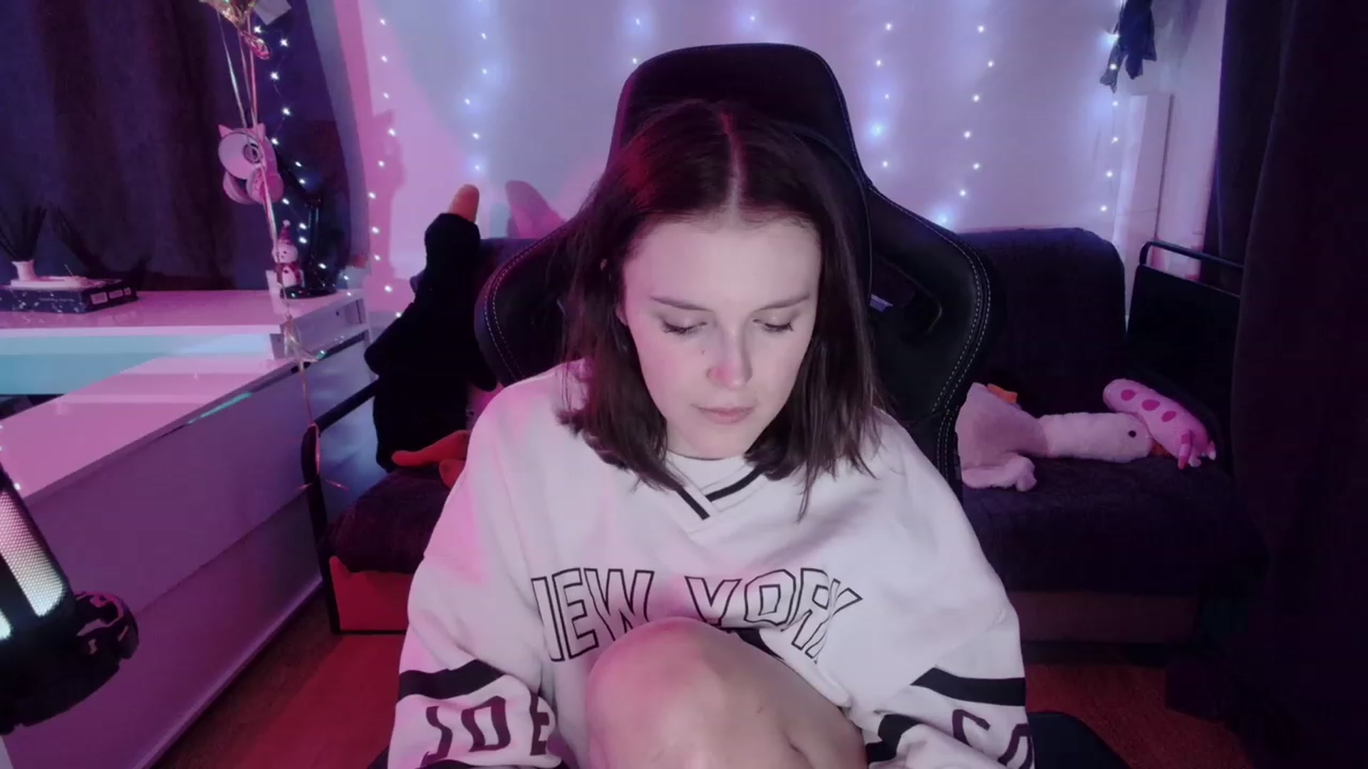 Gallery image thumbnail from crybabyKys's myfreecams stream on, 01/16/2024, 22:27 image 5 of 20