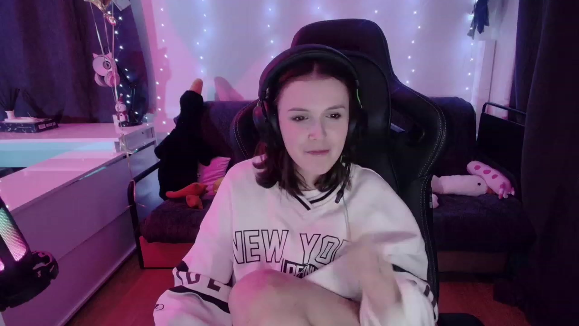 Gallery image thumbnail from crybabyKys's myfreecams stream on, 01/16/2024, 22:27 image 1 of 20