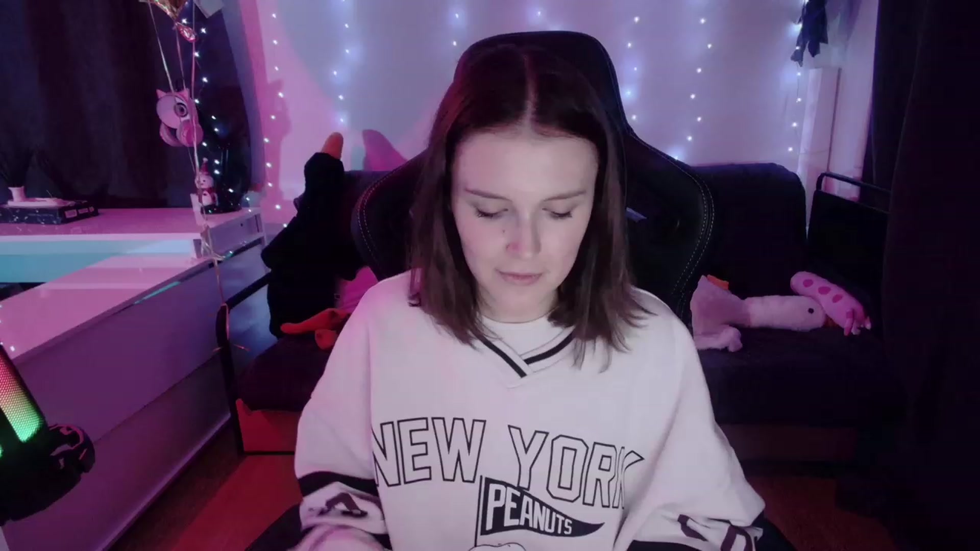 Gallery image thumbnail from crybabyKys's myfreecams stream on, 01/16/2024, 22:27 image 12 of 20