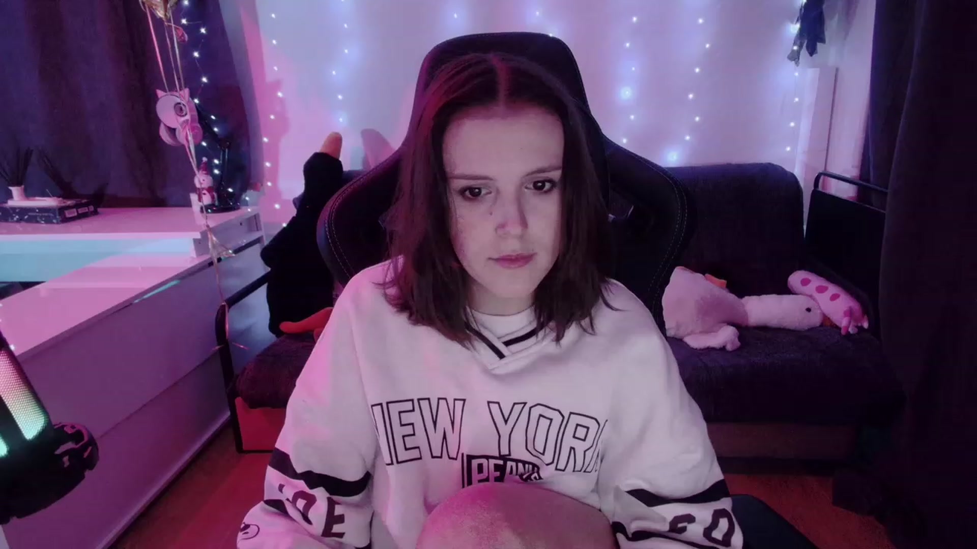 Gallery image thumbnail from crybabyKys's myfreecams stream on, 01/16/2024, 22:27 image 2 of 20