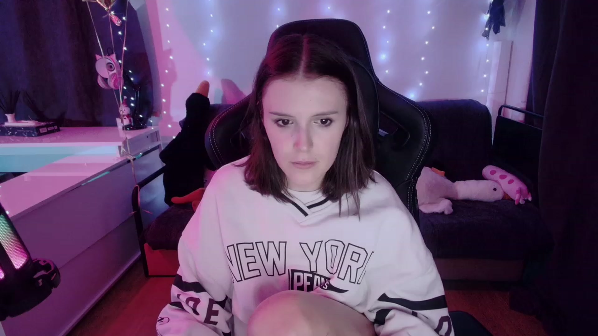 Gallery image thumbnail from crybabyKys's myfreecams stream on, 01/16/2024, 22:27 image 4 of 20