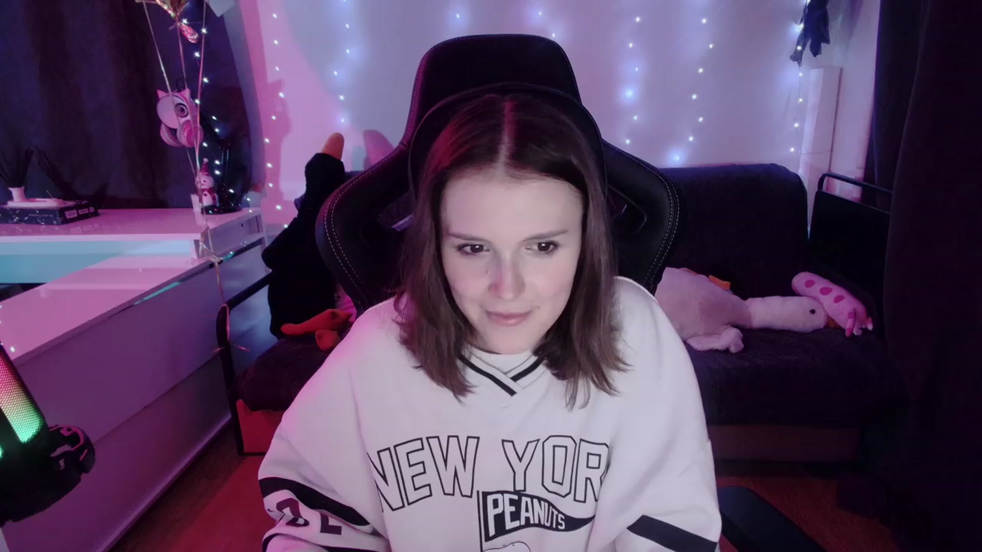 Gallery image thumbnail from crybabyKys's myfreecams stream on, 01/16/2024, 22:27 image 15 of 20