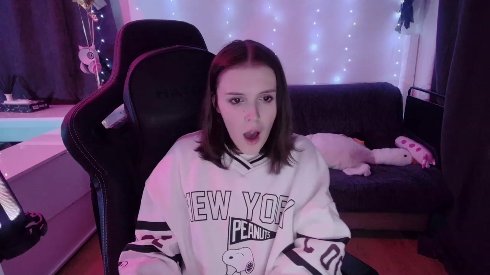 Gallery image thumbnail from crybabyKys's myfreecams stream on, 01/17/2024, 24:11 image 2 of 20