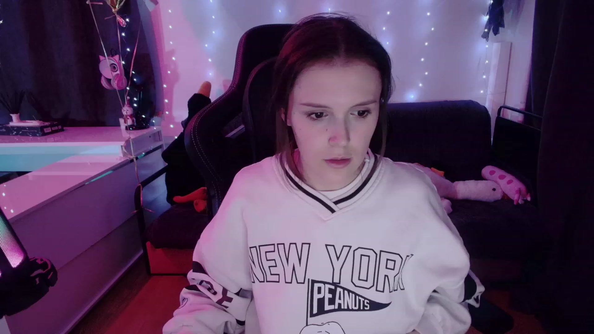 Gallery image thumbnail from crybabyKys's myfreecams stream on, 01/17/2024, 24:11 image 20 of 20