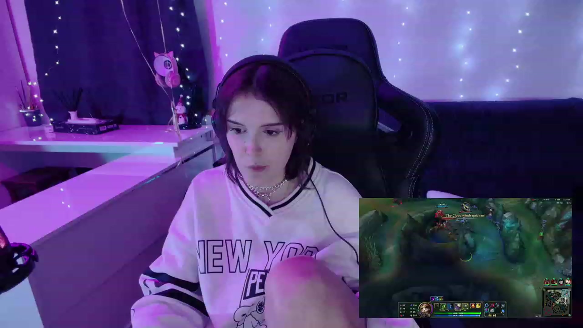 Gallery image thumbnail from crybabyKys's myfreecams stream on, 01/17/2024, 21:36 image 5 of 20