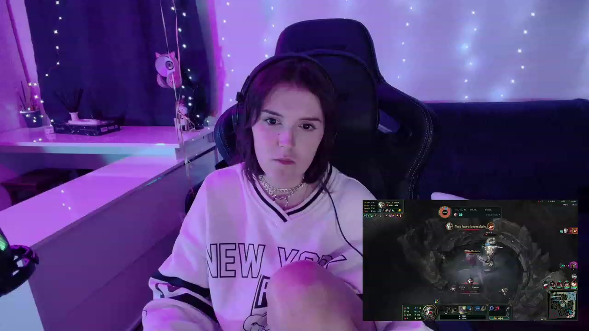 Gallery image thumbnail from crybabyKys's myfreecams stream on, 01/17/2024, 21:36 image 1 of 20