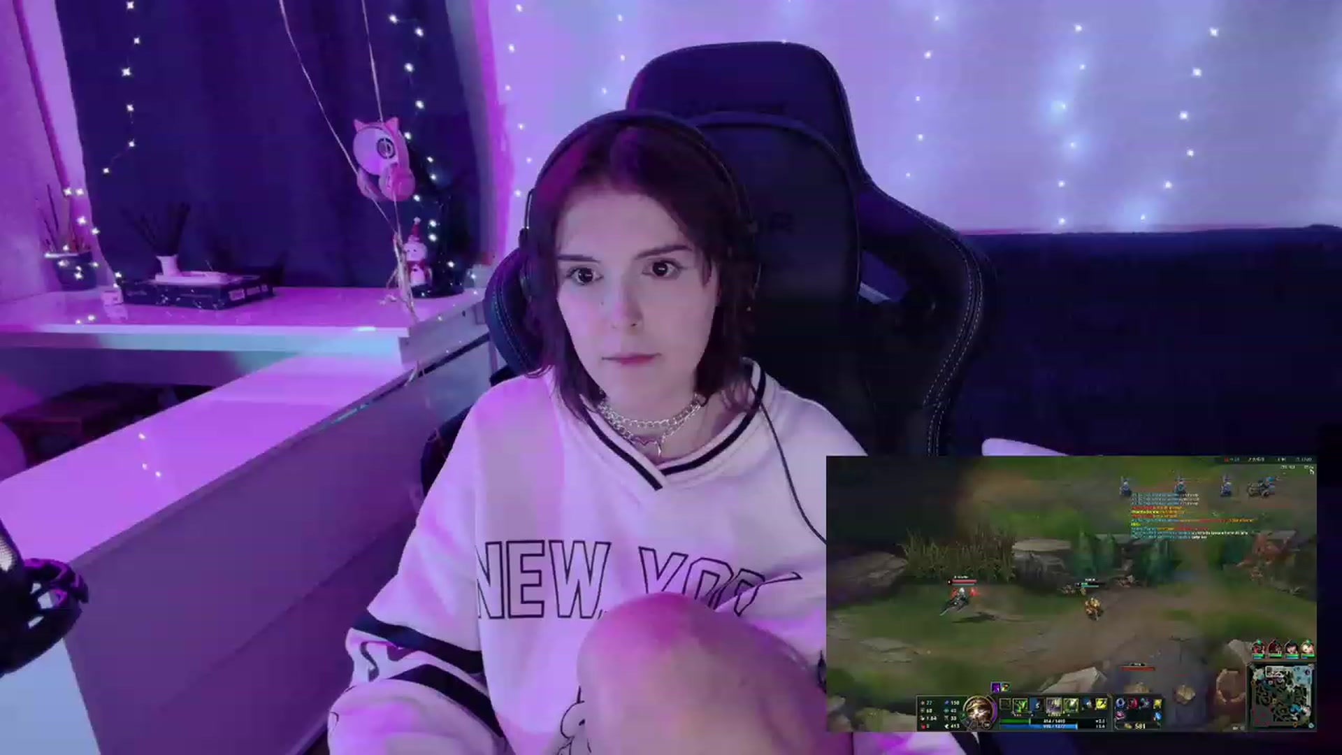 Gallery image thumbnail from crybabyKys's myfreecams stream on, 01/17/2024, 21:36 image 3 of 20