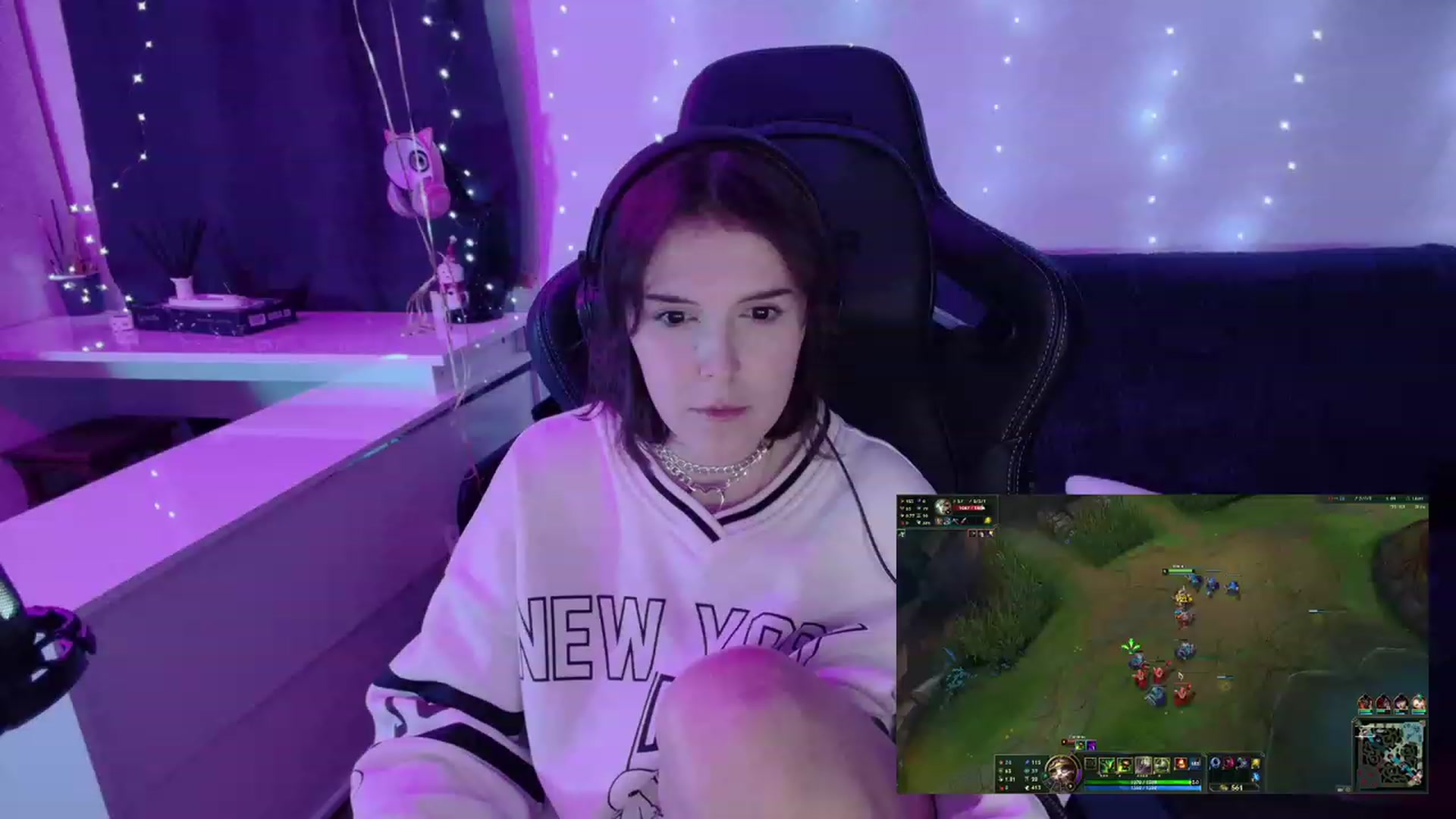 Gallery image thumbnail from crybabyKys's myfreecams stream on, 01/17/2024, 21:36 image 2 of 20