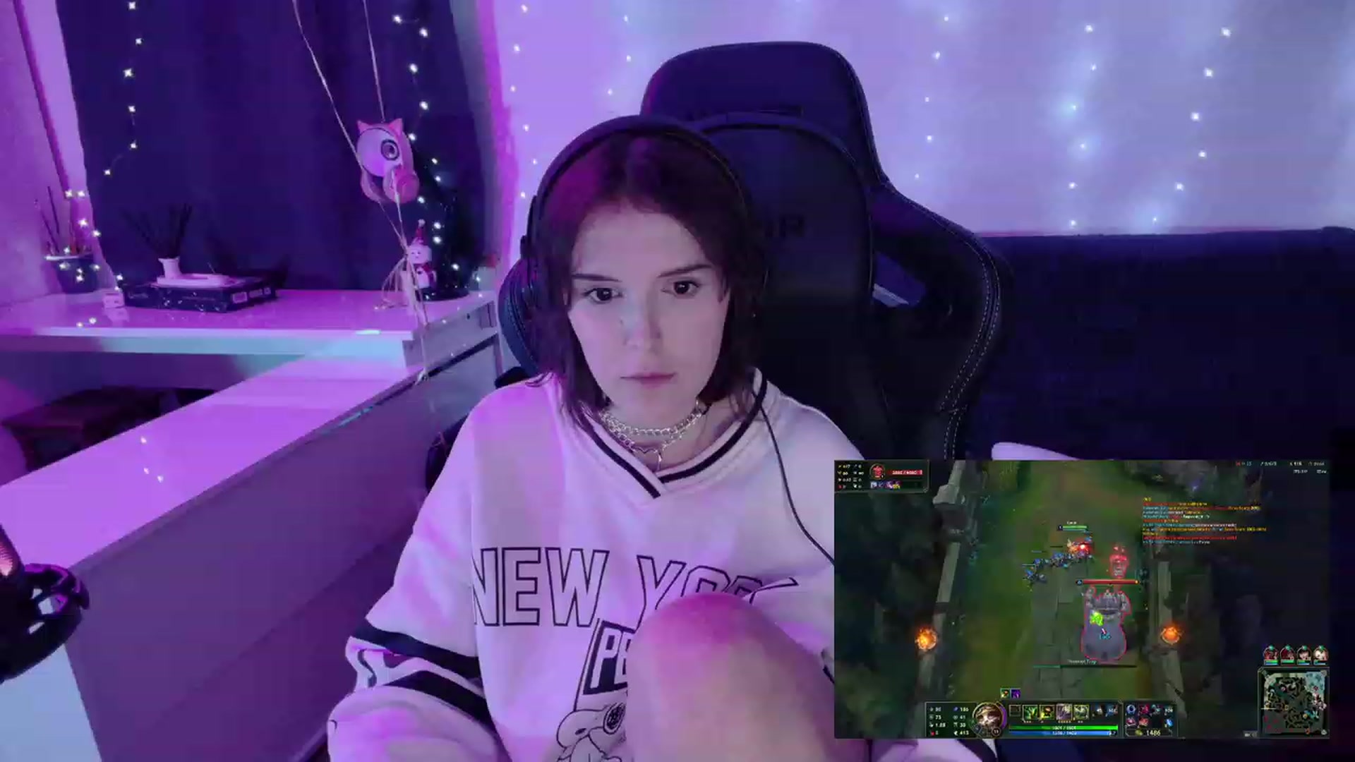 Gallery image thumbnail from crybabyKys's myfreecams stream on, 01/17/2024, 21:36 image 4 of 20