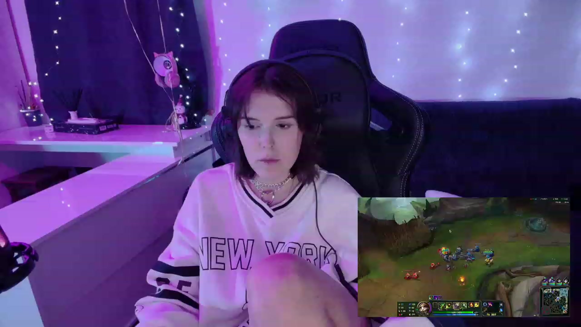 Gallery image thumbnail from crybabyKys's myfreecams stream on, 01/17/2024, 21:36 image 19 of 20
