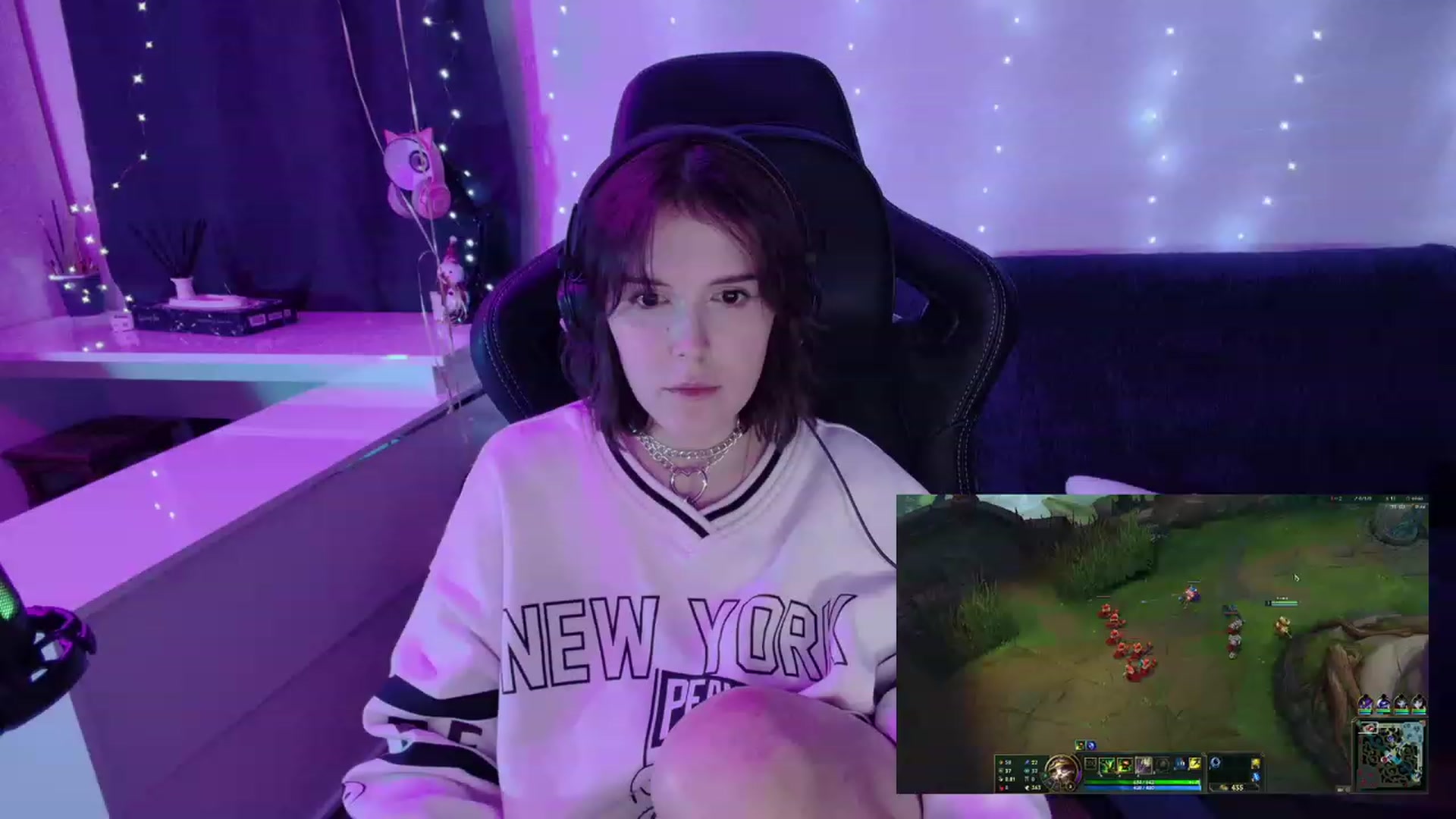 Gallery image thumbnail from crybabyKys's myfreecams stream on, 01/17/2024, 21:36 image 15 of 20
