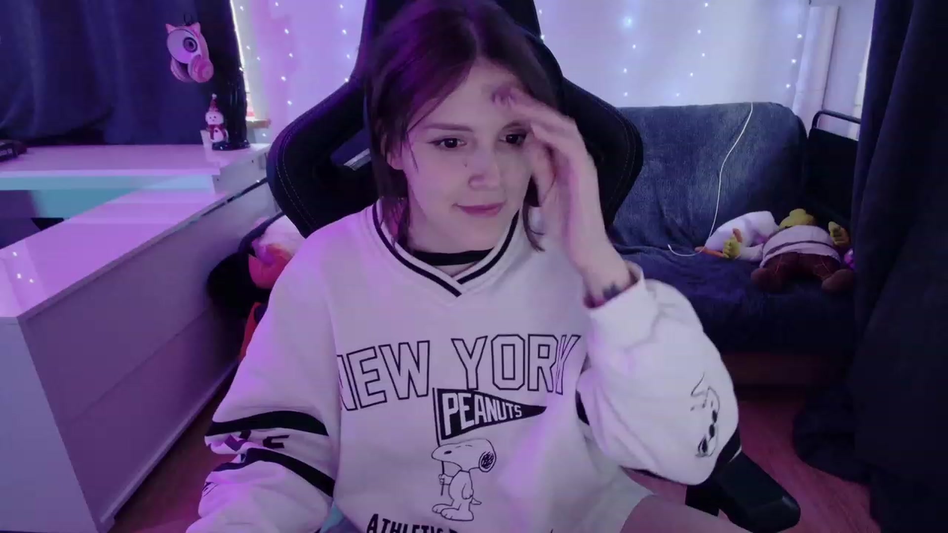 Gallery image thumbnail from crybabyKys's myfreecams stream on, 01/21/2024, 13:11 image 4 of 20