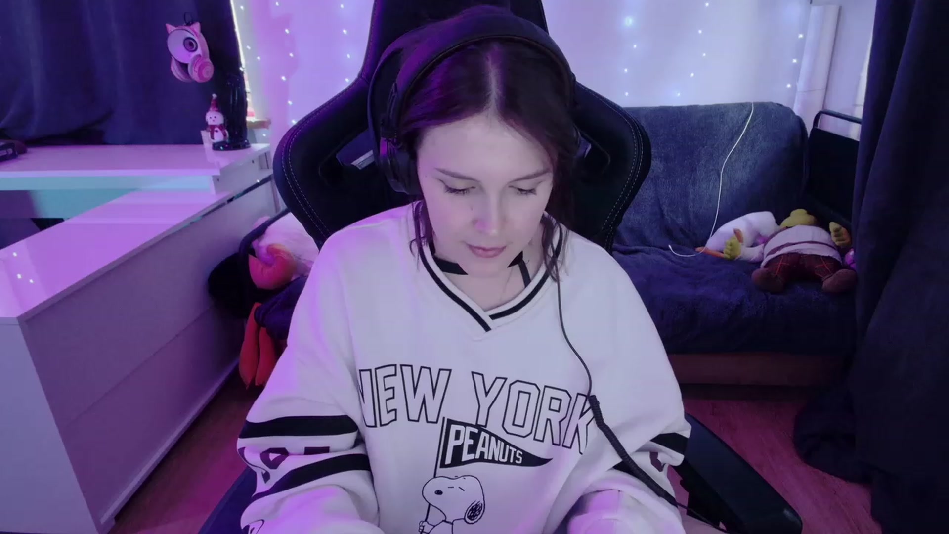 Gallery image thumbnail from crybabyKys's myfreecams stream on, 01/21/2024, 13:11 image 13 of 20