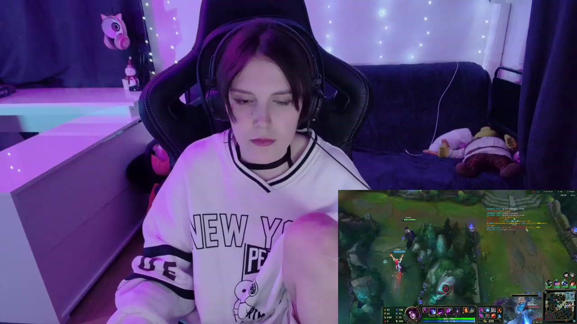 Gallery image thumbnail from crybabyKys's myfreecams stream on, 01/21/2024, 16:37 image 10 of 20