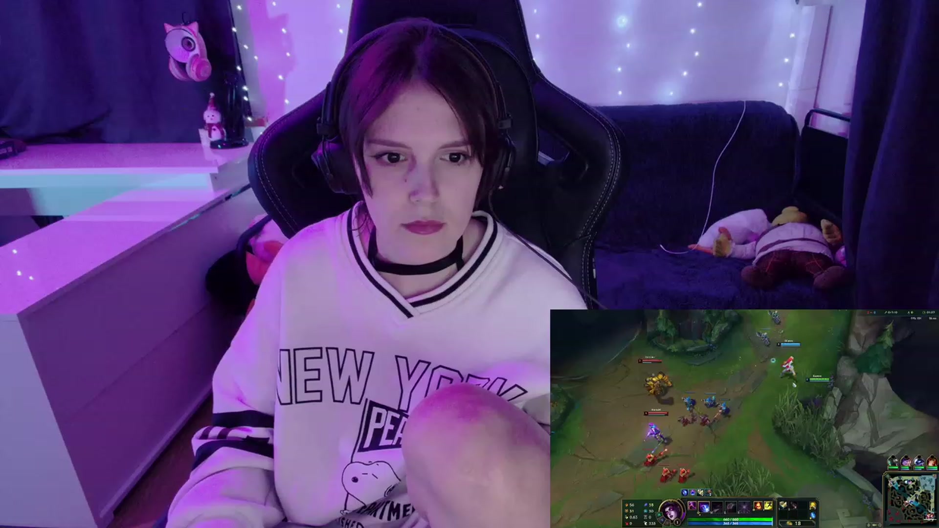 Gallery image thumbnail from crybabyKys's myfreecams stream on, 01/21/2024, 16:37 image 5 of 20