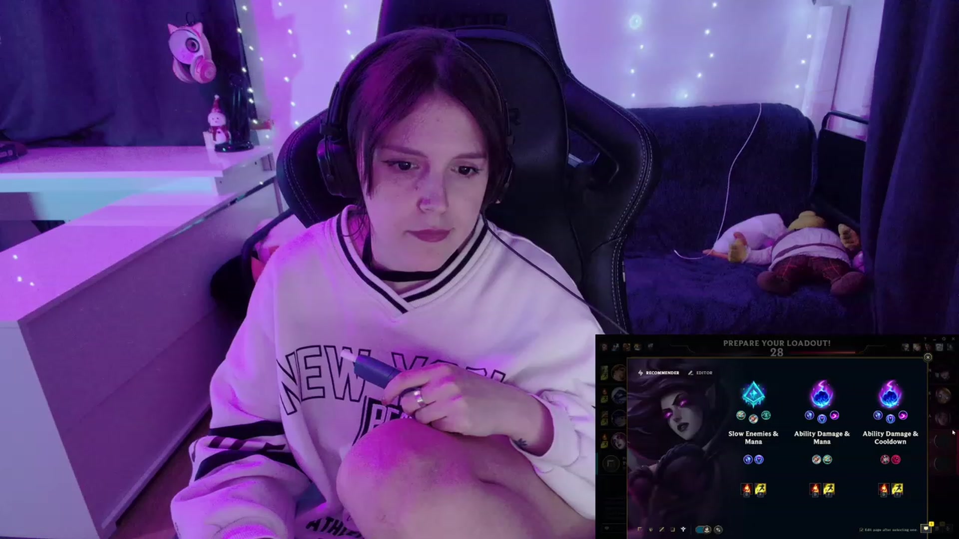 Gallery image thumbnail from crybabyKys's myfreecams stream on, 01/21/2024, 16:37 image 4 of 20