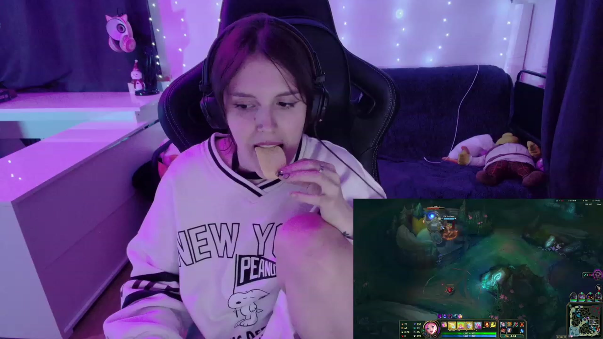 Gallery image thumbnail from crybabyKys's myfreecams stream on, 01/21/2024, 16:37 image 2 of 20