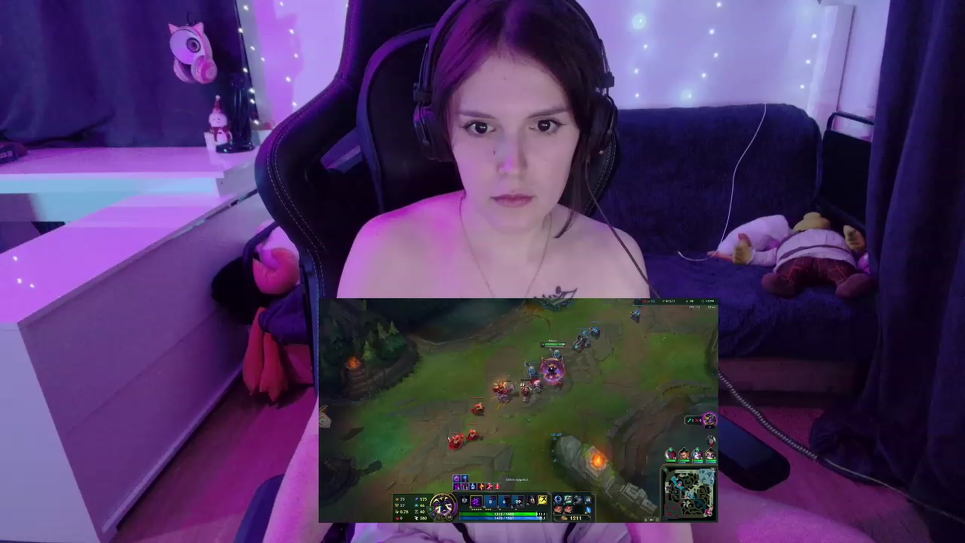 Gallery image thumbnail from crybabyKys's myfreecams stream on, 01/21/2024, 18:00 image 6 of 20