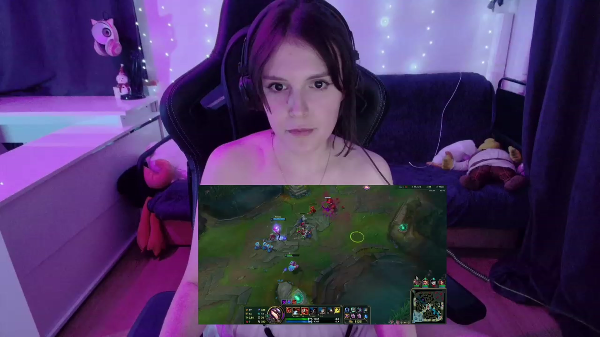 Gallery image thumbnail from crybabyKys's myfreecams stream on, 01/21/2024, 18:00 image 15 of 20