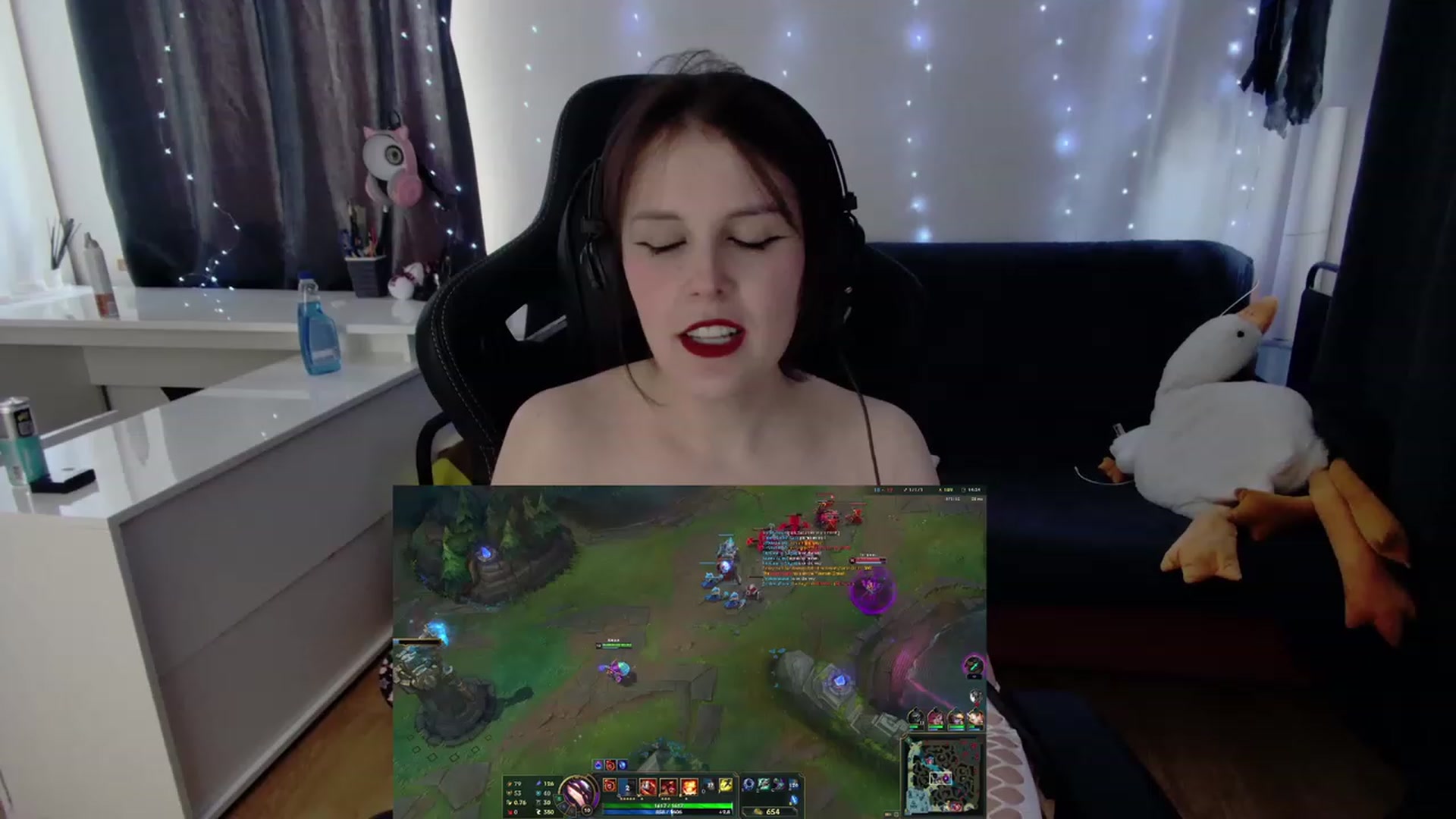Gallery image thumbnail from crybabyKys's myfreecams stream on, 01/31/2024, 10:18 image 9 of 20