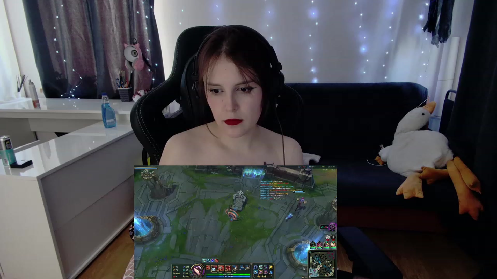 Gallery image thumbnail from crybabyKys's myfreecams stream on, 01/31/2024, 10:18 image 17 of 20