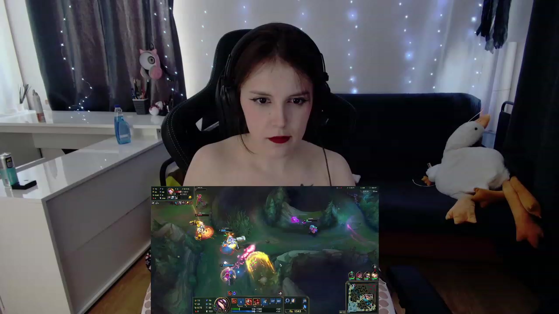 Gallery image thumbnail from crybabyKys's myfreecams stream on, 01/31/2024, 10:18 image 6 of 20