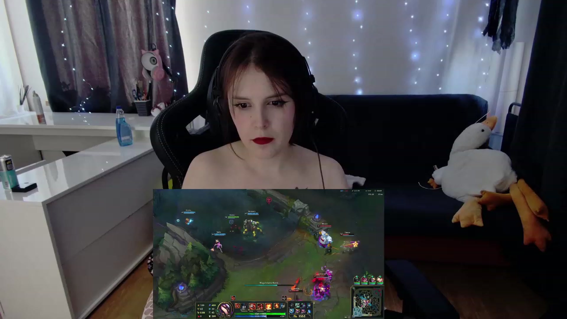 Gallery image thumbnail from crybabyKys's myfreecams stream on, 01/31/2024, 10:18 image 19 of 20
