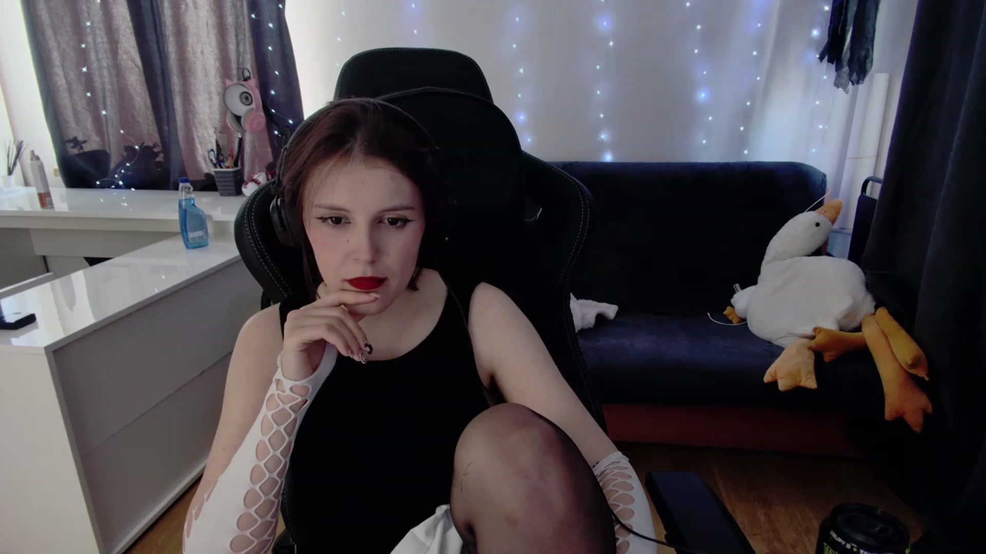 Gallery image thumbnail from crybabyKys's myfreecams stream on, 01/31/2024, 11:09 image 7 of 20