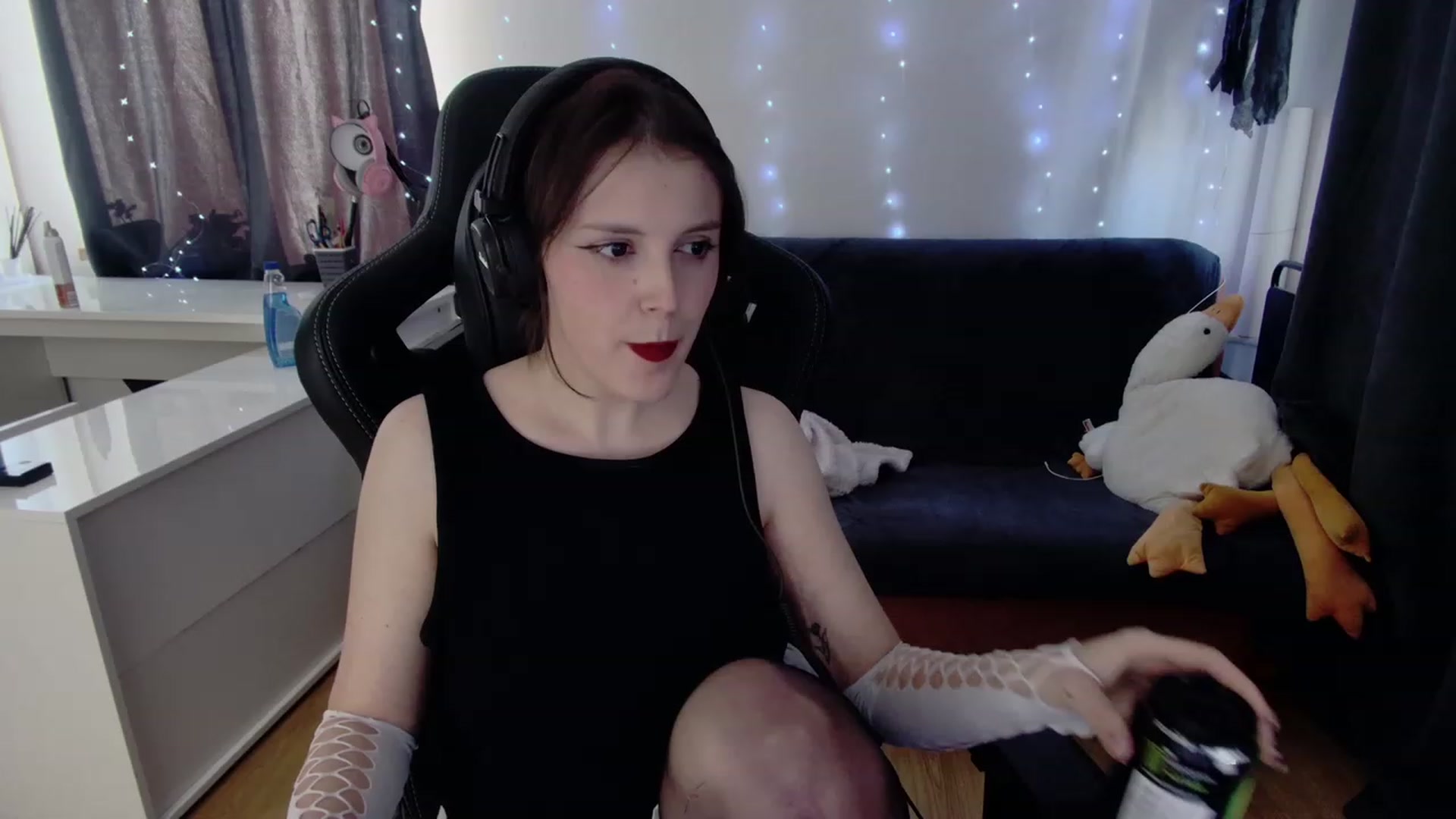Gallery image thumbnail from crybabyKys's myfreecams stream on, 01/31/2024, 11:09 image 1 of 20