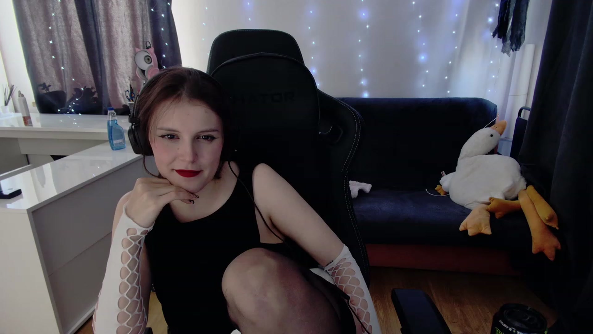 Gallery image thumbnail from crybabyKys's myfreecams stream on, 01/31/2024, 11:09 image 9 of 20